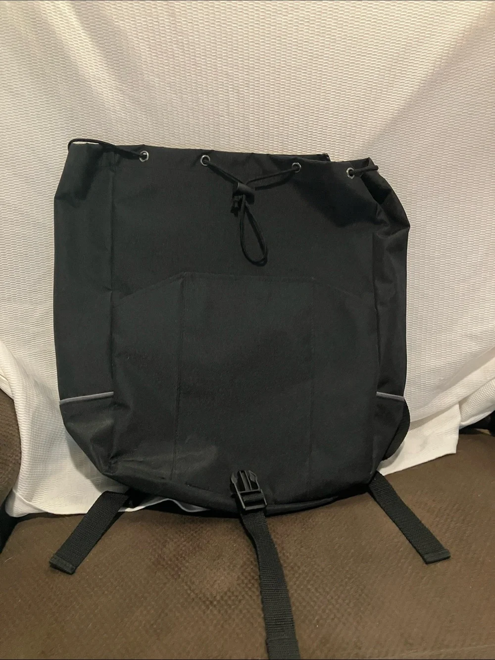 Classic Black Men's Backpack with Buckle Closure - Leeds